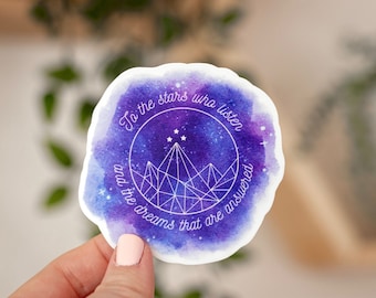 To The Stars Who Listen Aufkleber | Offiziel lizensiertes ACOTAR | Velaris Insignia | Vinyl-Aufkleber | SJM Merch | Bücherwurm Sticker | Wetterfest