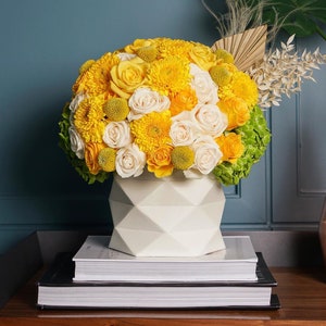 Model 1 | Geometric style polygon flower box | unique hat box for a floral arrangements | Strong cardboard vase