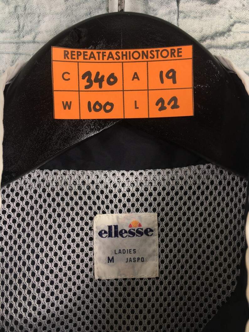 Vintage 90/'s ELLESSE Vest Jacket Ladies Medium Ellesse Italia Sportswear Black Zipper Sleeveless Jacket Ellesse Sports Light Jacket Size M