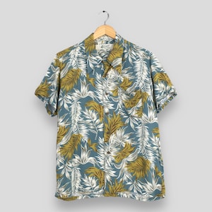Vintage 90&#39;s Hawaiian Aloha Tropical Island Shirt Large Leaves Floral Sunwear Beach Surf Tropical Summer Wear Party Buttondown Size L