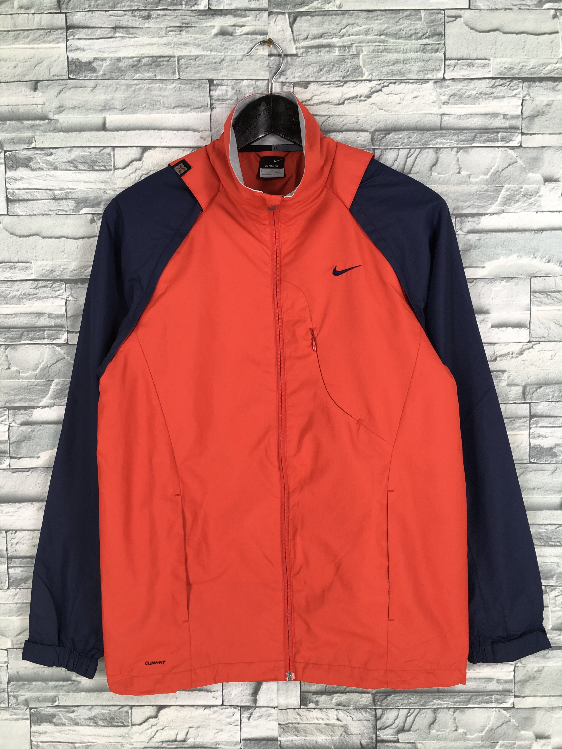 nike thin jacket