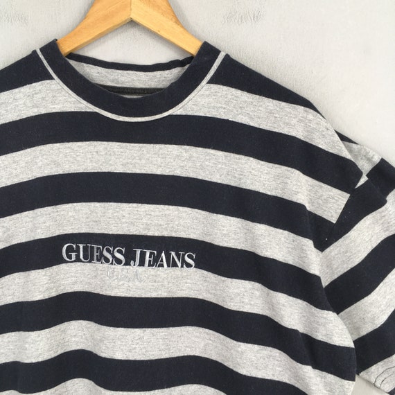 Guess t shirt outfit 2025