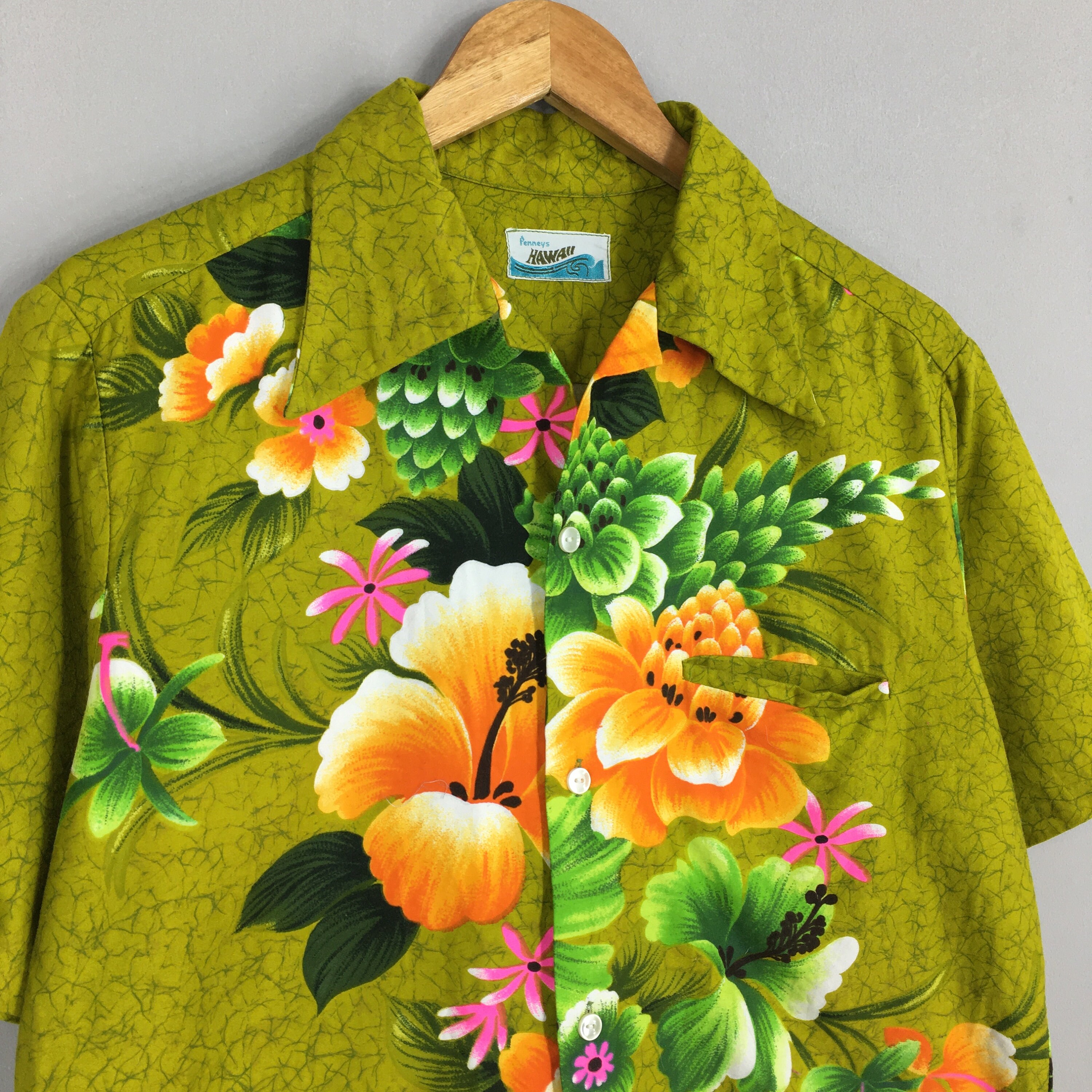 Vintage 1960s Penneys Hawaii Hibiscus Flower Tropical Shirt