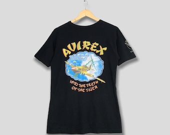 Vintage Avirex Usa Air Force T-shirt Medium Avirex Us Army Air Force Into The Teeth Of The Tiger Avirex Usa Black T-shirt maat M