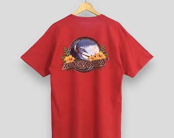 Camiseta hawaiana vintage de los 90 con diseño de surf T&C, talla L. Tablas de surf TNC Hawaii Pipeline Da Hui Stay Ying And Yang Stoked. Camisetas rojas de surf. Talla L.