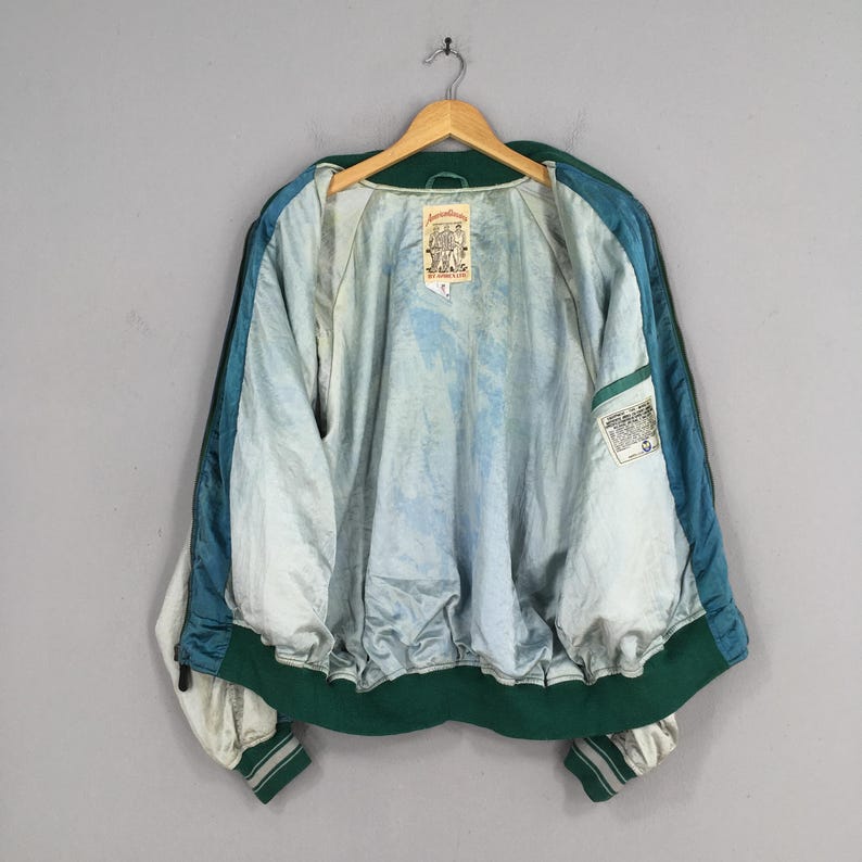 Vintage 1990-tals Avirex Japan Sukajan Satinjacka Medium Sukajan Broderi USAfa Flygvapnet Andra världskriget Souvenir Bomber Blå Jacka M bild 9