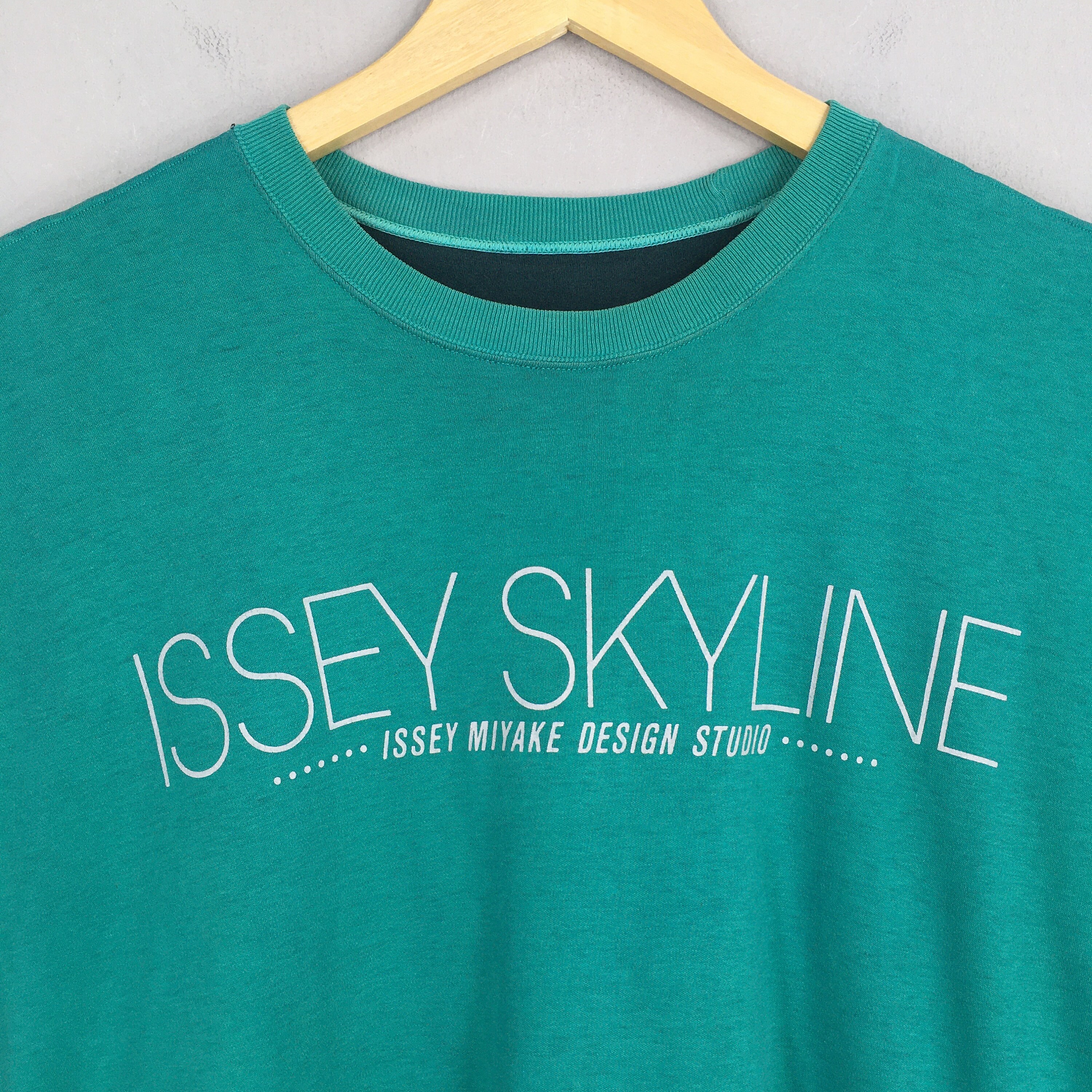 Vintage 1980s Issey Skyline Design Batwing Tshirt Medium