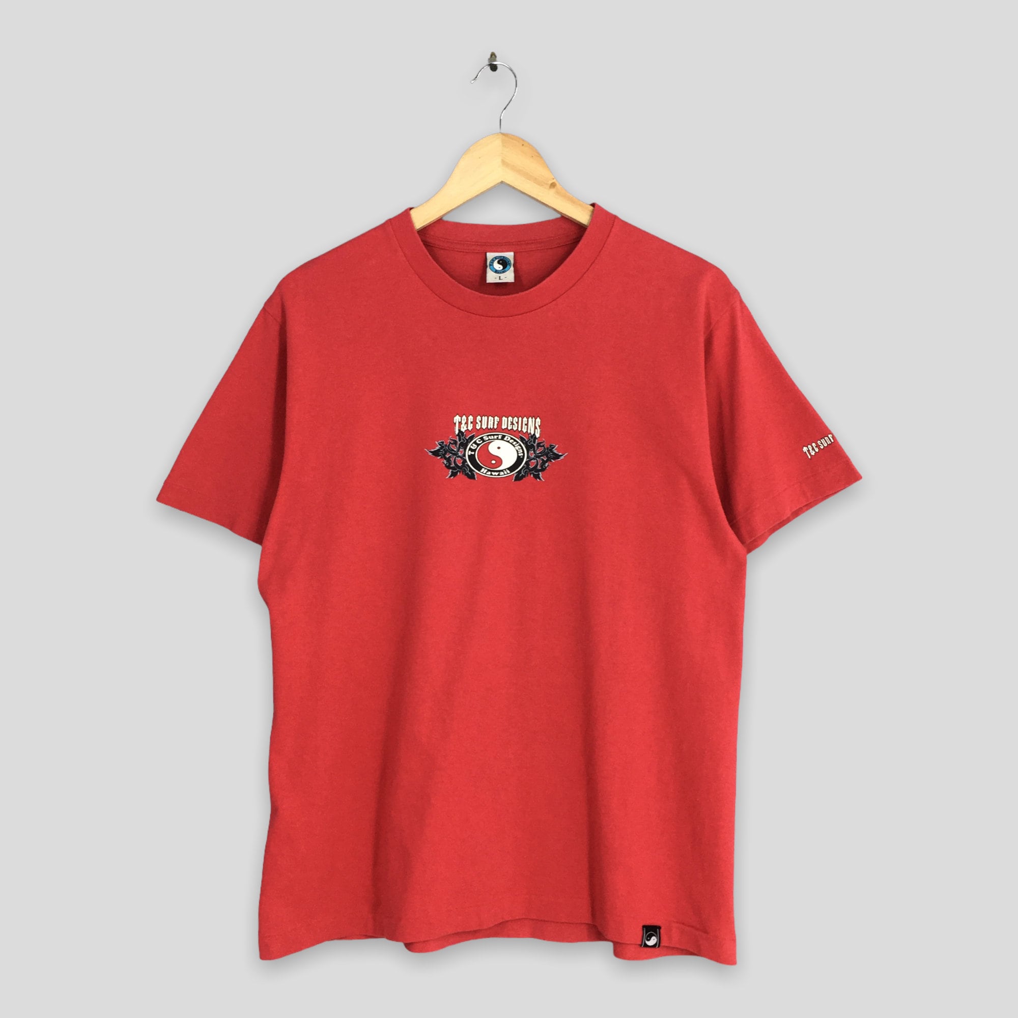 Vintage 90's T&C Surf Designs Cross Yin Yang Surfing Red T Shirt
