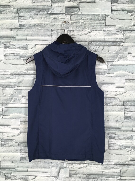 champion sleeveless jacket