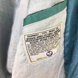 Vintage 1990-tals Avirex Japan Sukajan Satinjacka Medium Sukajan Broderi USAfa Flygvapnet Andra världskriget Souvenir Bomber Blå Jacka M bild 11