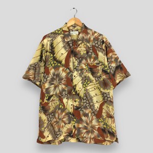Vintage 1990s Nicole Aloha Floral Graphic Overprint Multicolor Shirts Men Medium Floral Tropical Flower Hawaii Surf Beach Button Up Size M