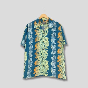 Vintage Hawaiian Hibiscus Flower Tropical Hawaii Shirt Medium Aloha Sailing Beach Honolulu Guam Beach Party Surfing Rayon Button Up Size M