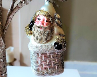 Repubblica Ceca, decorazione per albero di Natale in vetro soffiato e dipinto a mano - Grande Babbo Natale nel camino
