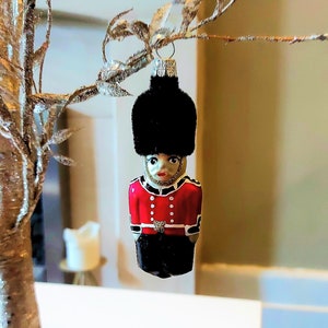 Décoration vintage en verre soufflé, République tchèque, peinte à la main pour sapin de Noël - Soldat