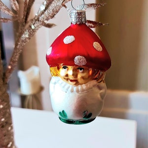 Vintage République tchèque, décoration de sapin de Noël peinte à la main en verre soufflé - Enfant champignon