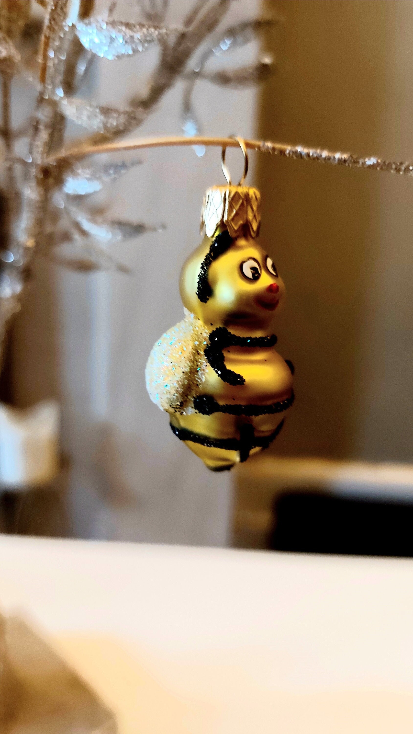 Gold Bumble Bee Christmas Tree Decoration, Handpainted Personalised Hanging  Decoration, Holiday Tree Decor, Tree Ornament, Bombus Ornament 