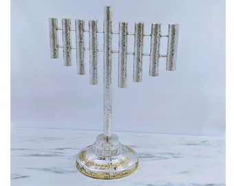 Stor Hanukkah-menora i sterlingsilver: Hamrad Jerusalem-landskap, handgjord Chanukiah