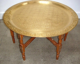 Mesa auxiliar de latón marroquí hecha a mano: mesa auxiliar de madera grabada