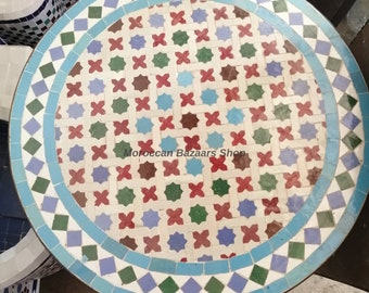 Handgefertigter marokkanischer Mosaiktisch, runder Zellige-Terrassentisch, Gartenmöbel für den Außenbereich, Tisch mit Fliesenplatte.