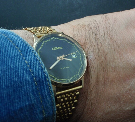 SLAVA Vintage USSR Watch with Bracelet Gold Plate… - image 10