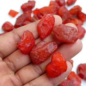 Natural Carnelian Raw, Carnelian Rough Gemstone, Wholesale Lot Red Carnelian Rough lot 500 carats AAA quality Mix Size Red Carnelian Row Lot