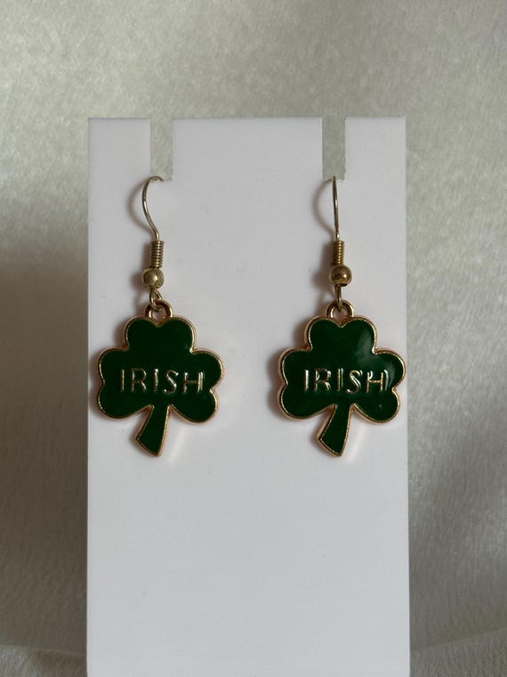 Irish Clover Dangle Earrings.