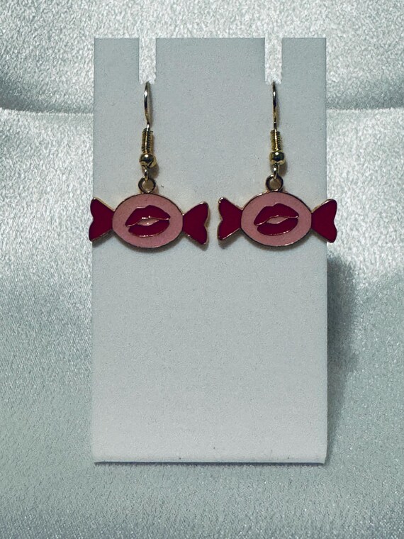 Valentine Kiss Dangle Earrings