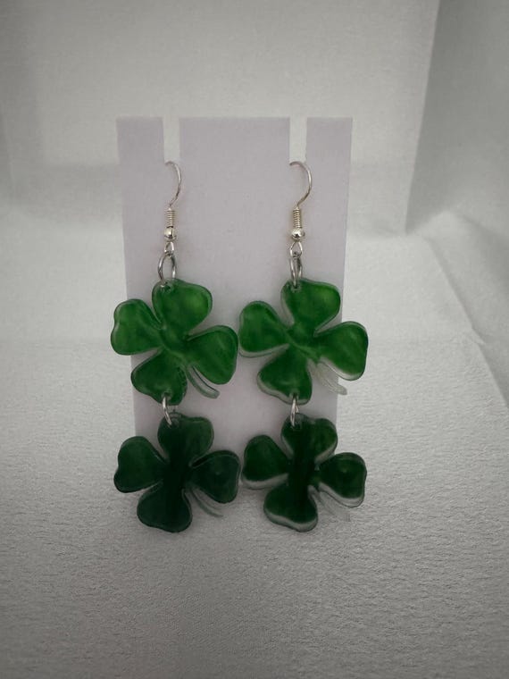 Irish Clover Dangle Earrings.