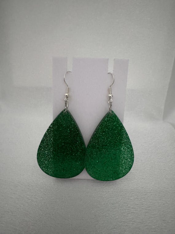 Irish Clover Dangle Earrings.