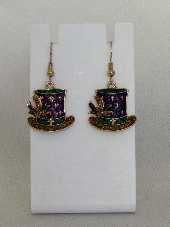 Mardi Gras Top Hat Dangle Earrings.