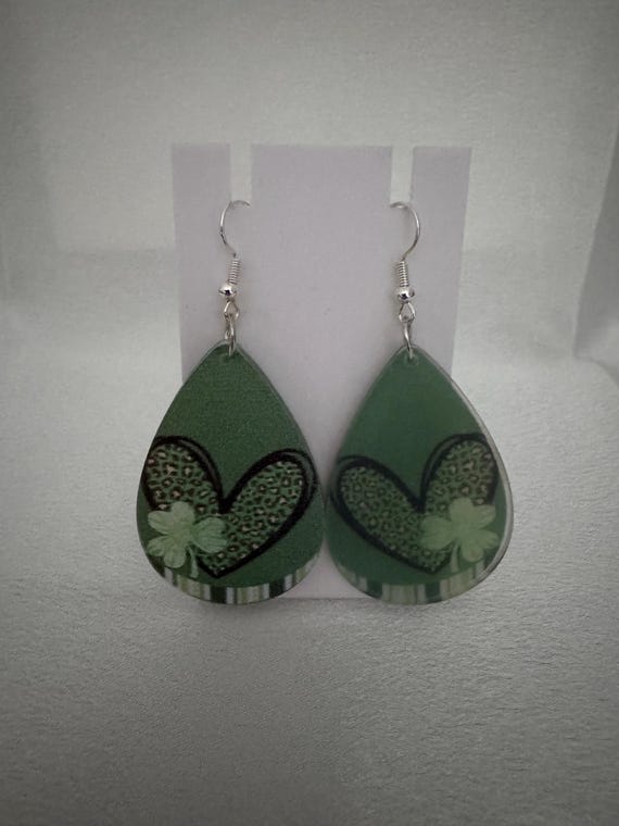 Irish Clover Dangle Earrings.