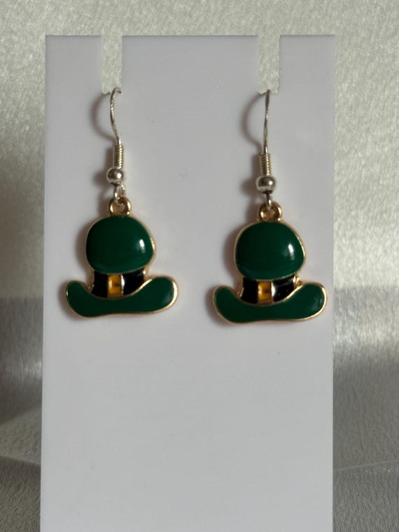 Leprechaun Hat Dangle Earrings.