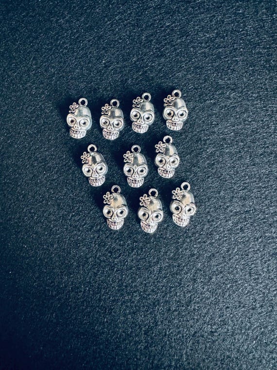 10 Piece Silver Skull Charms