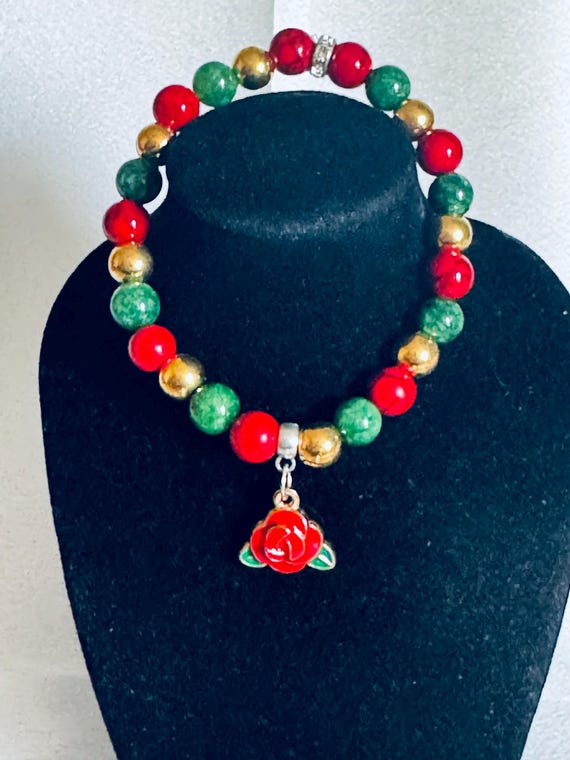 Red Rosebud Valentine Charm Stretch Bracelet