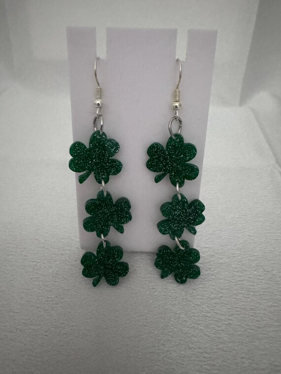 Irish Clover Dangle Earrings.
