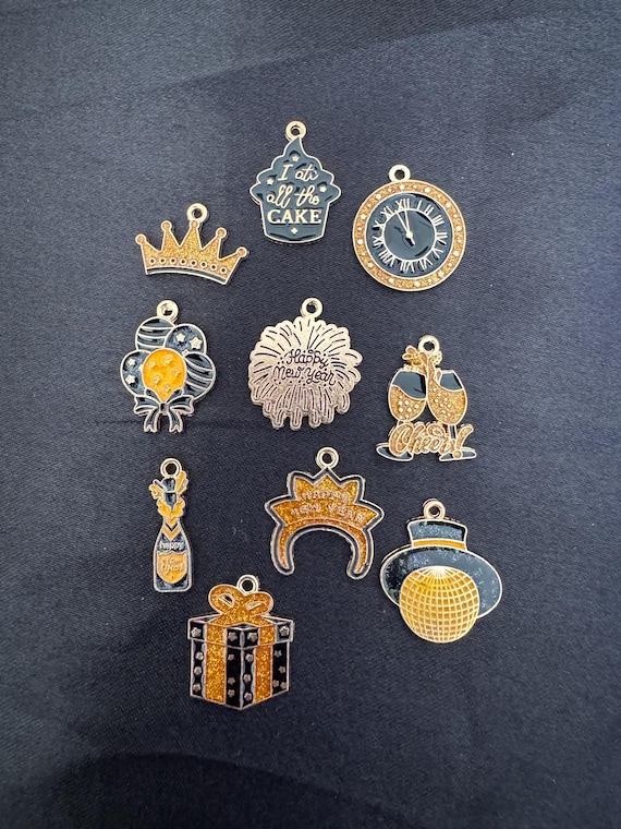 10 Piece New Years Charms