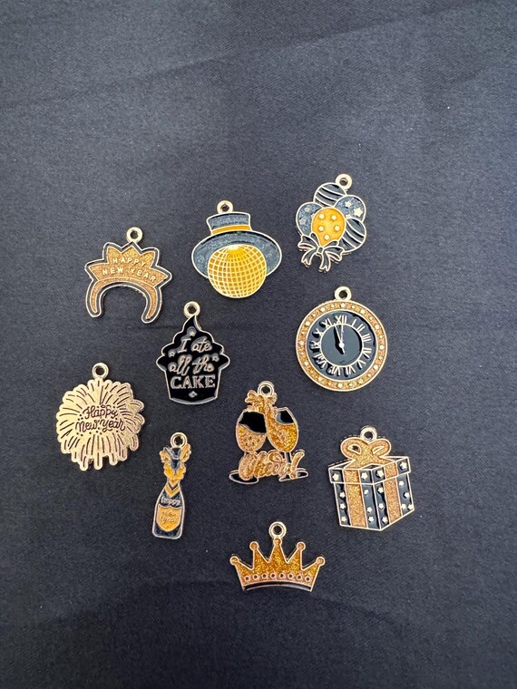 10 Piece New Years Charms