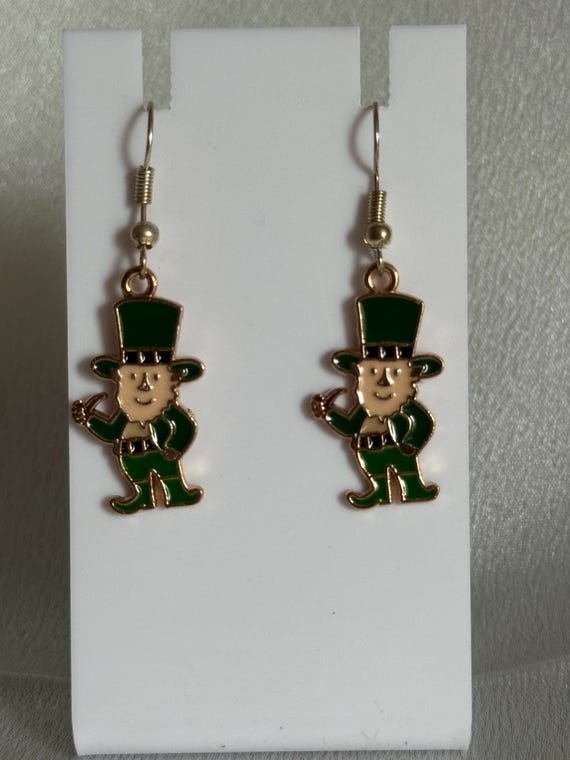 Leprechaun With Top Hat Dangle Earrings.