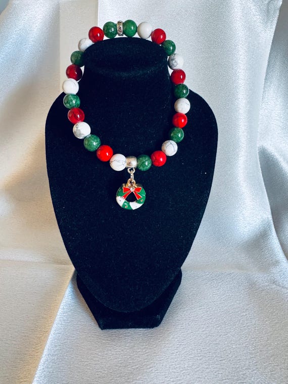 Christmas Wreath Charm Stretch Bracelet