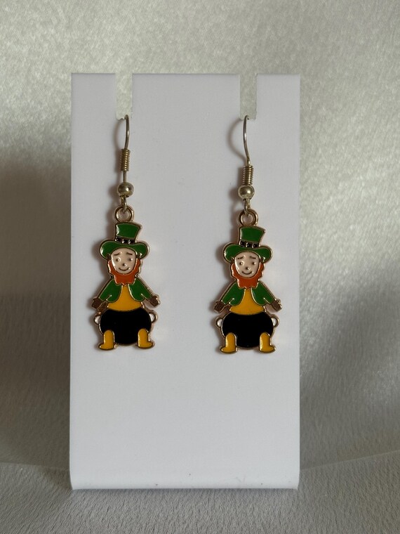 Cute Leprechaun Dangle Earrings.