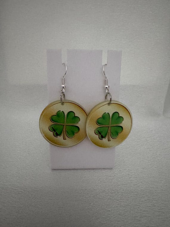 Irish Clover Dangle Earrings.