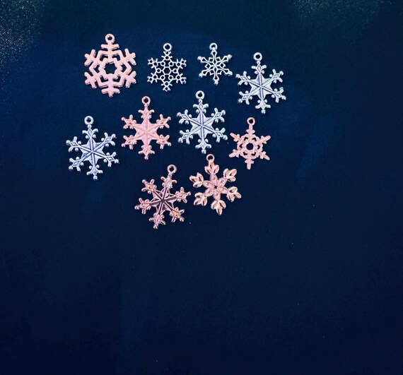 10 Piece Snowflake  Charms