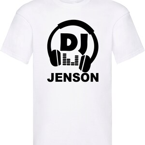 Personalisiertes T-Shirt DJ Kopfhörer Lustiges T-Shirt Geschenk für sie Dancing Club Singer Shirt Familie Geschenke Geburtstagsgeschenk Unisex Weihnachten T-Shirt Tops Bild 3