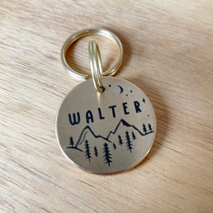 Personalisierte Hundemarke - Handgefertigte Hundehalsband Marke - Adventurer Forest - Haustier Hund Katze ID Marke Disc - Messing -Handgemachtes Hunde Liebhaber Geschenk