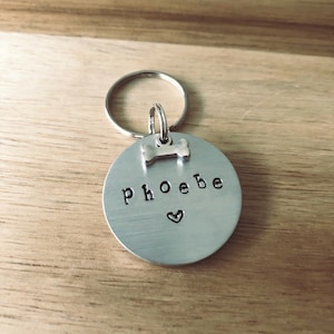 Placa de identificación para perro personalizada - Placa de identificación para perro hecha a mano en acero inoxidable - Placa de identificación para perro y gato personalizada - Acero inoxidable - Regalo hecho a mano para amantes de los perros