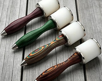 Martillo para tallar cuero texturizado: Cabeza de nailon, mango de madera.
