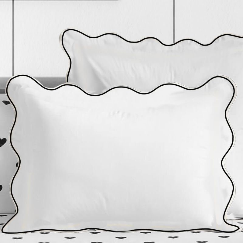 Scalloped Monogram Pillow Case With Insert – Belles & Beaux®