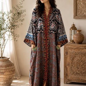 Indian Handmade Silk Kimono Robe For Women , Bathroom Robe