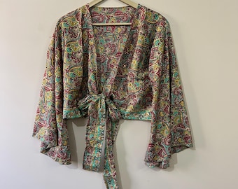 Vintage Style Seidenwickeltop: Tunika mit Trompetenärmeln