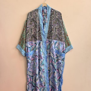 Bata kimono de lujo estilo bohemio con abertura frontal y dos bolsillos